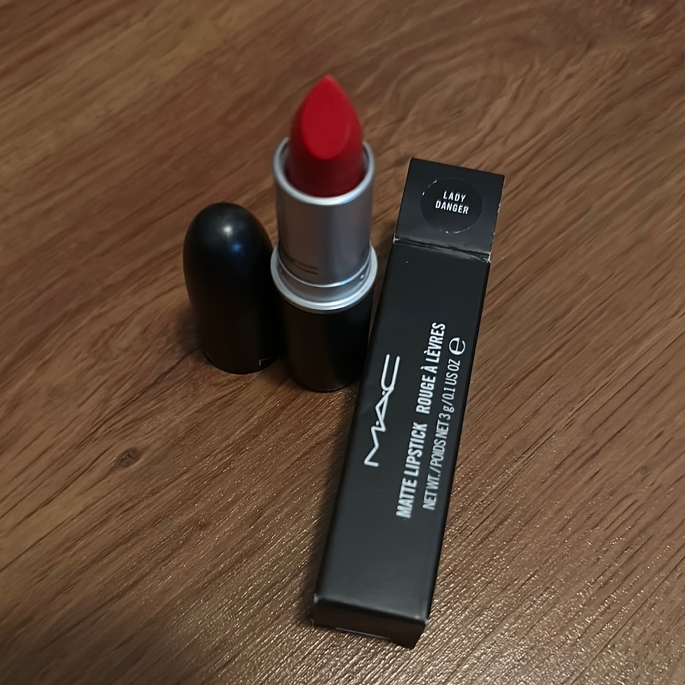 MAC Cosmetics Lady Danger Matte Lipstick - Vibrant Red in ORIGINAL FORMULA